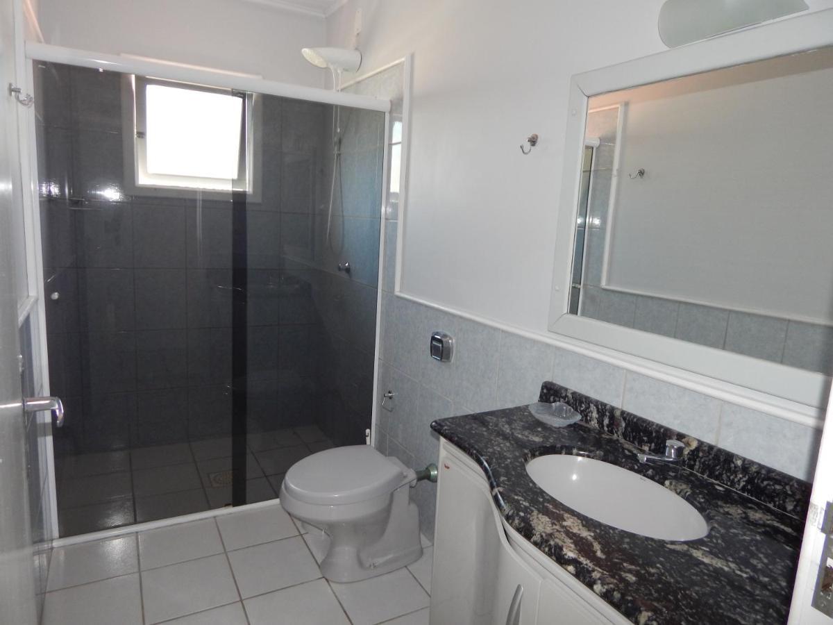ボンビーニャス Casa Ampla No Centro, Piso Terreo Ou Superiorヴィラ エクステリア 写真